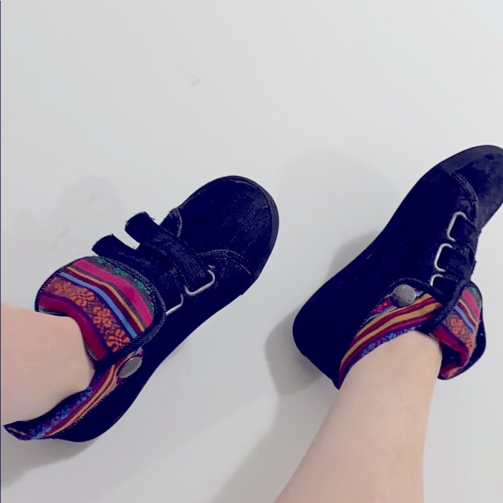 Black val crow sneakers